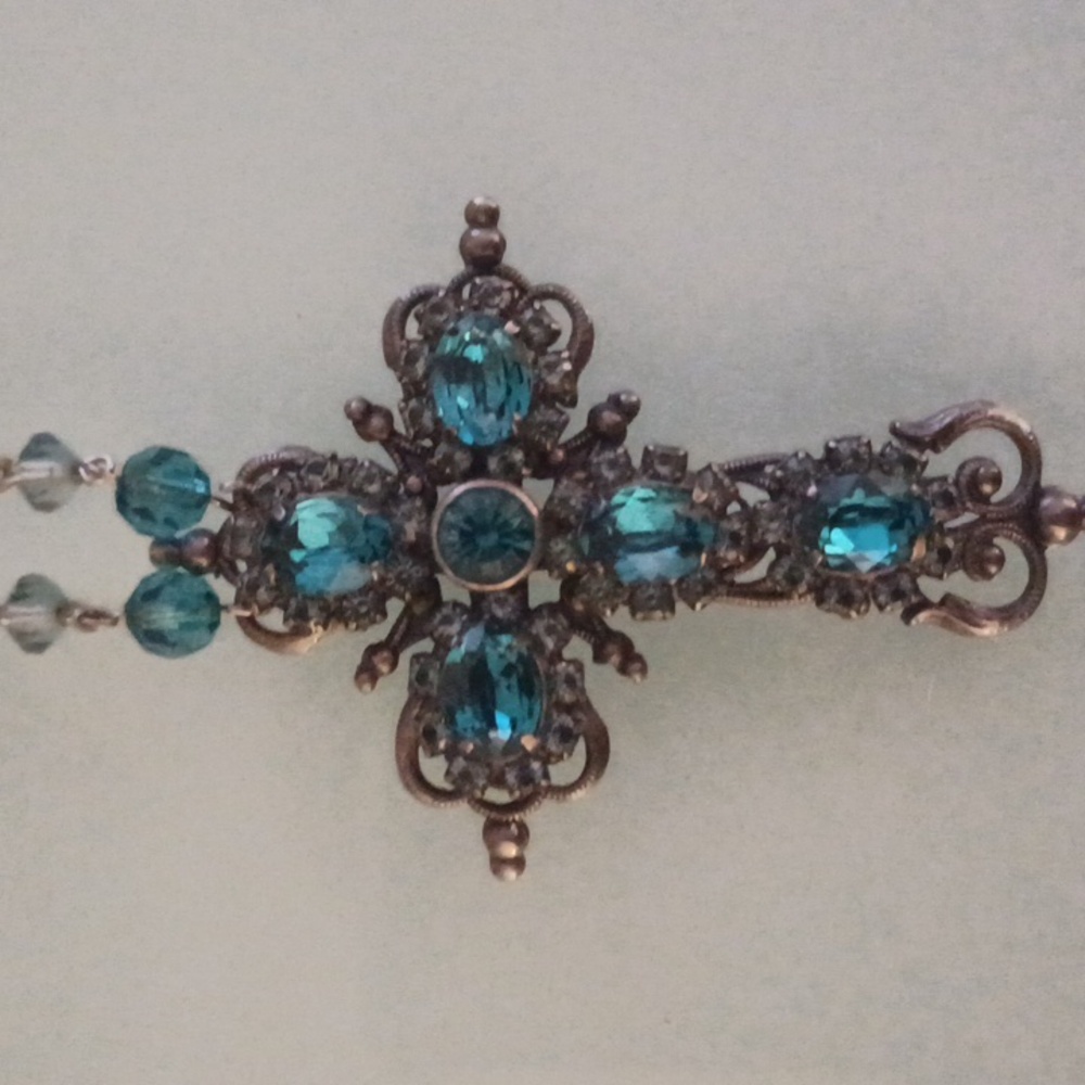 Liz Palacious Swarovski Crystal CROSS Necklace VINTAGE